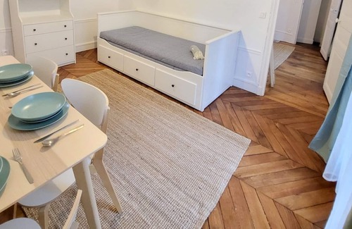 Combat Apartment | Superbe appartement Parisien Entièrement rénové