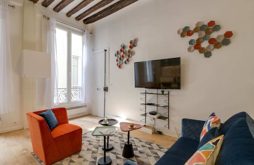 Bonne-Nouvelle Apartment | Sweett | Clery - Two Bedroom Apartment, Sleeps 4