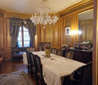16th Arrondissement Apartment | Tour Eiffel luxury