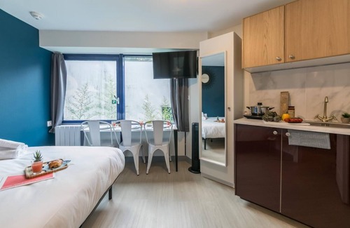 Passy Apartment | Tour Eiffel - Nicolo 11: cosy apartment for 3