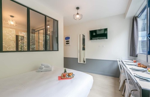 Passy Apartment | Tour Eiffel - Nicolo 14: cosy apartment for 4