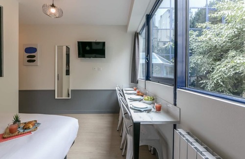 Passy Apartment | Tour Eiffel - Nicolo 14: cosy apartment for 4