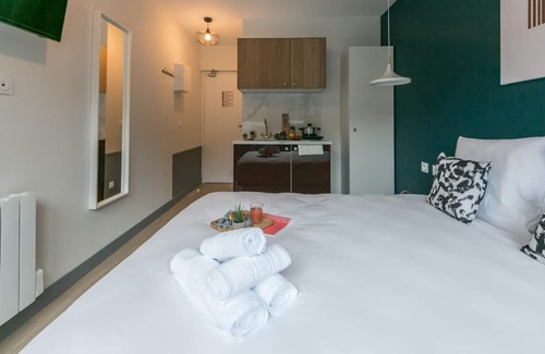 Passy Apartment | Tour Eiffel - Nicolo 21: cosy apartment for 2