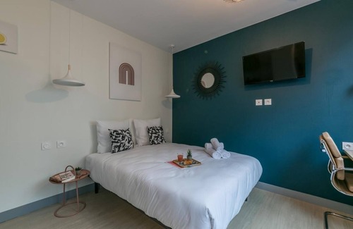 Passy Apartment | Tour Eiffel - Nicolo 23: cosy apartment for 2