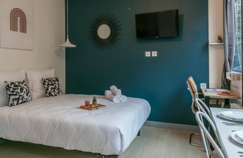 Passy Apartment | Tour Eiffel - Nicolo 23: cosy apartment for 2
