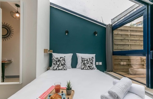 Passy Apartment | Tour Eiffel - Nicolo 24: cosy apartment for 2