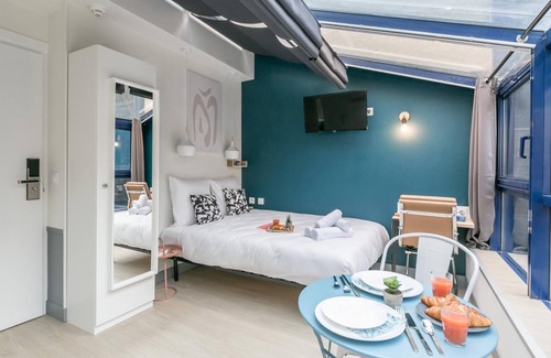 Passy Apartment | Tour Eiffel - Nicolo 25: cosy apartment for 2