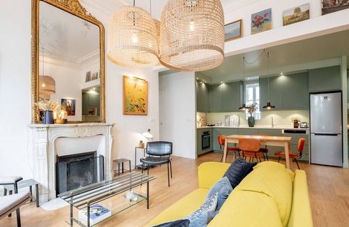 Batignolles Apartment | Tranquil Terrasse, by Veeve