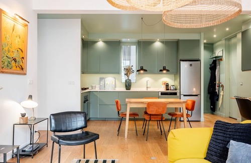 Batignolles Apartment | Tranquil Terrasse, by Veeve