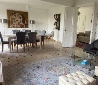 Chaillot Apartment | Trending Apartment - Place Victor Hugo