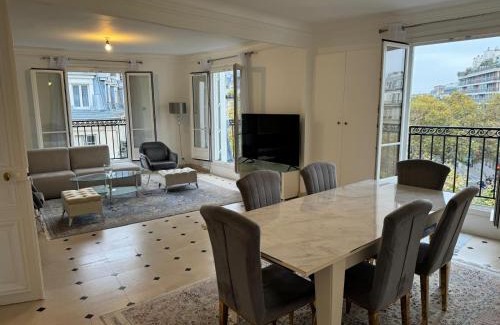 Chaillot Apartment | Trending Apartment - Place Victor Hugo