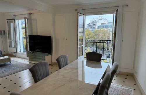 Chaillot Apartment | Trending Apartment - Place Victor Hugo