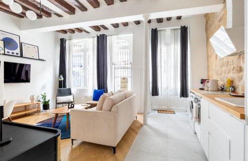 Sorbonne Apartment | Typical Parisian Apart#Quatier Latin#Notre Dame#