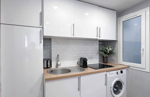 9th Arrondissement Apartment | Unique Flat near Opéra Garnier