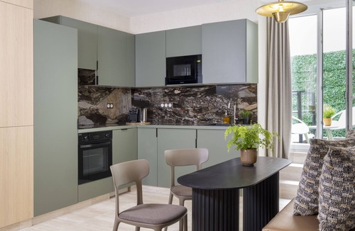 Quartier de la Place-Vendome Condo | 1 bedroom apartment with private terrace - 44m2