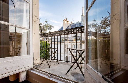 Quartier de la Folie-Mericourt Apartment | 1 BR Upper Marais with A/C