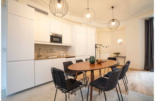 Archives Apartment | 108 m² Apartment ∙ 3 bedrooms ∙ 6 guests