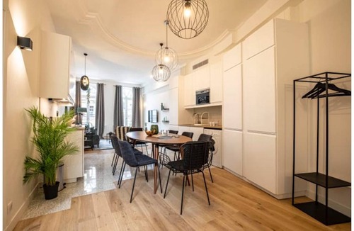 Archives Apartment | 108 m² Apartment ∙ 3 bedrooms ∙ 6 guests