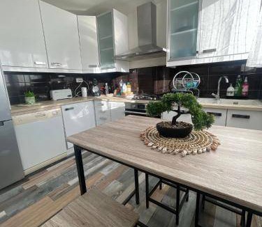 Tremblay-en-France House | 128 m² House ∙ 4 bedrooms ∙ 8 guests