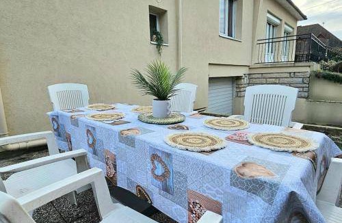 Tremblay-en-France House | 128 m² House ∙ 4 bedrooms ∙ 8 guests