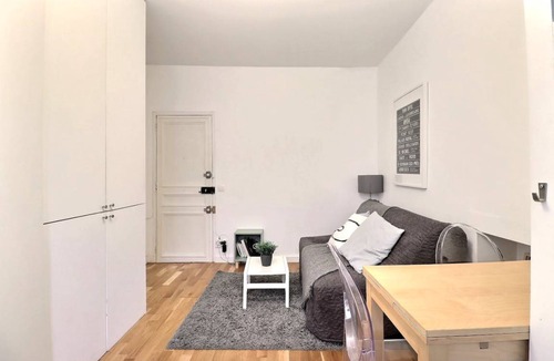 Quartier de la Folie-Mericourt Apartment | 14 m² Apartment ∙ 1 guest