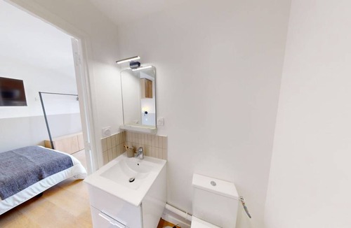 Quartier du Faubourg-Montmartre Resort | 15 m² Private room ∙ 1 bedroom ∙ 1 guest