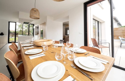 Magny-le-Hongre Villa | 165 m² Villa ∙ 4 bedrooms ∙ 10 guests