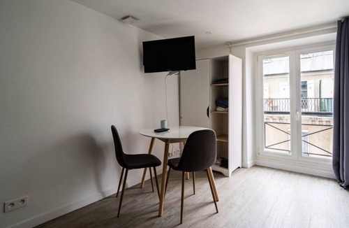 Quartier de la Folie-Mericourt Apartment | 17 m² Apartment ∙ 2 guests