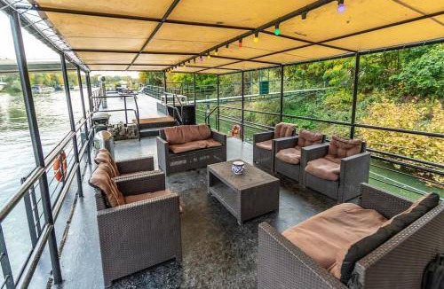 Puteaux House | 180 m² House ∙ 4 bedrooms ∙ 10 guests