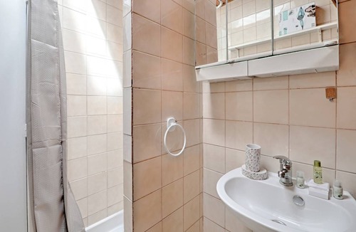 L'Hay-les-Roses Apartment | 20 m² Apartment ∙ 2 guests