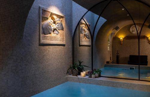Saint-Germain-des-Pres House | 220 m² House ∙ 3 bedrooms ∙ 7 guests