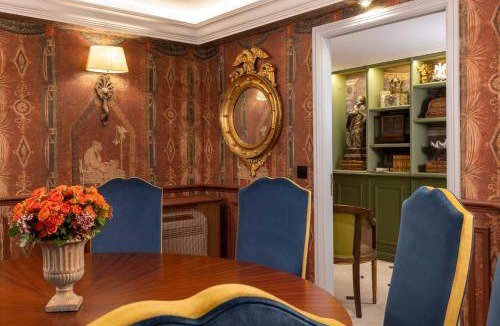 Saint-Germain-des-Pres House | 220 m² House ∙ 3 bedrooms ∙ 7 guests