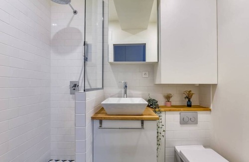 Quartier de la Folie-Mericourt Apartment | 25 m² Apartment ∙ 1 bedroom ∙ 2 guests