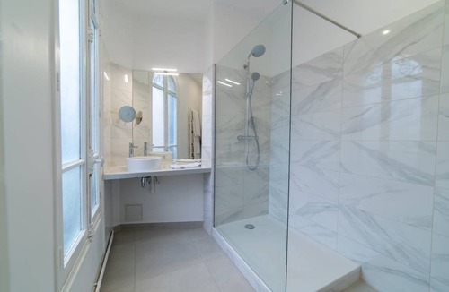 Grenelle Resort | 250 m² Private room ∙ 1 bedroom ∙ 1 guest