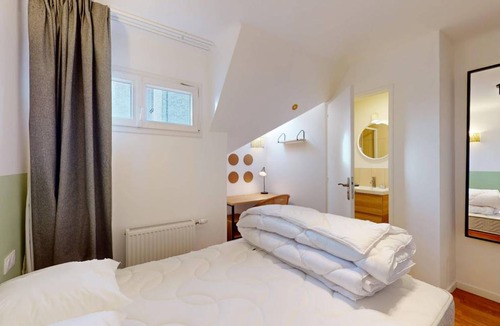 Bois-Colombes Resort | 261 m² Private room ∙ 1 bedroom ∙ 2 guests