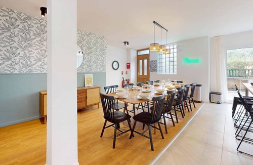 Bois-Colombes Resort | 261 m² Private room ∙ 1 bedroom ∙ 2 guests