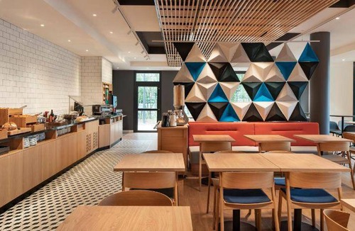 Bailly-Romainvilliers Hotel | 27 m² Hotel ∙ 6 guests
