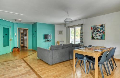 Belleville Apartment | 3 bedroom apartment with balconies
