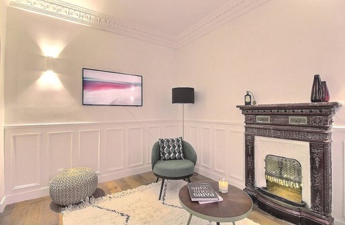 Quartier de la Folie-Mericourt Apartment | 32 m² Apartment ∙ 1 bedroom ∙ 2 guests