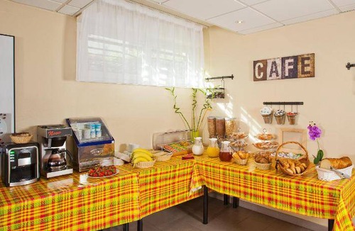 Plateau - Mont-Valerien Apartment | 32 m² Serviced apartment ∙ 127 guests
