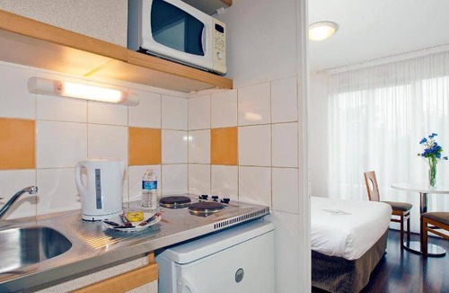 Plateau - Mont-Valerien Apartment | 32 m² Serviced apartment ∙ 127 guests