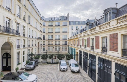 Quartier de la Monnaie Apartment | 33 m² Apartment ∙ 2 bedrooms ∙ 4 guests