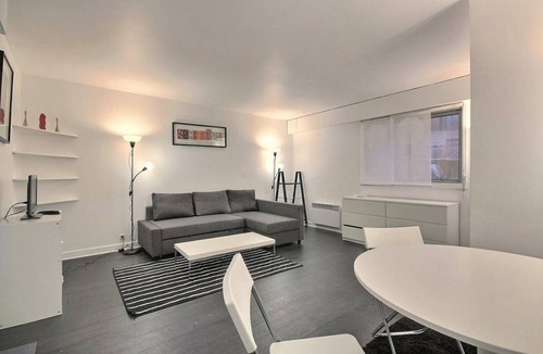 Neuilly-sur-Seine Apartment | 33 m² Apartment ∙ 2 guests
