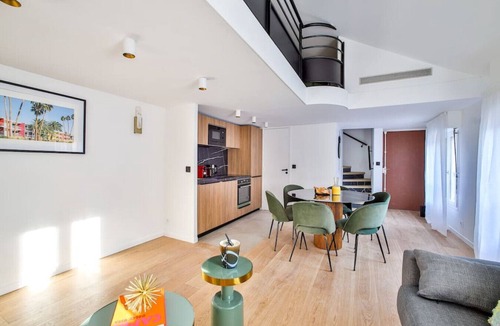 L'Europe Apartment | 43. Duplex 4 person St Lazare Galerie LaFayette 8èm