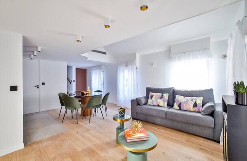 L'Europe Apartment | 43. Duplex 4 person St Lazare Galerie LaFayette 8èm