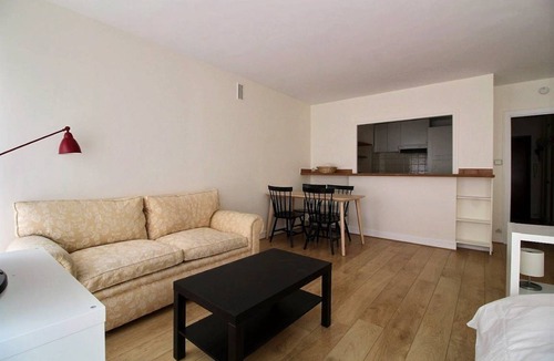 16th Arrondissement Apartment | 43 m² Apartment ∙ 2 guests