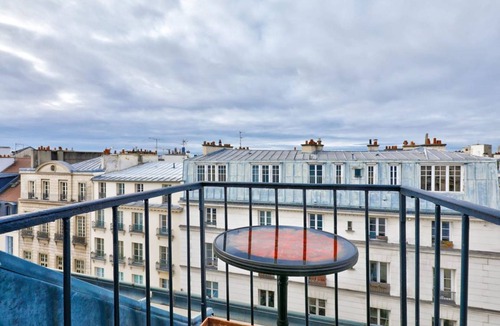 Archives Apartment | 44 m² Apartment ∙ 1 bedroom ∙ 2 guests