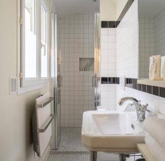 Quartier de la Folie-Mericourt Apartment | 50 m² Apartment ∙ 2 bedrooms ∙ 6 guests