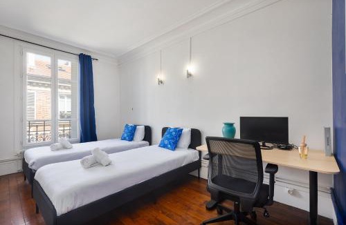 Clichy Apartment | 63 m2 Apartment Parisian charm ideal for work and relaxation