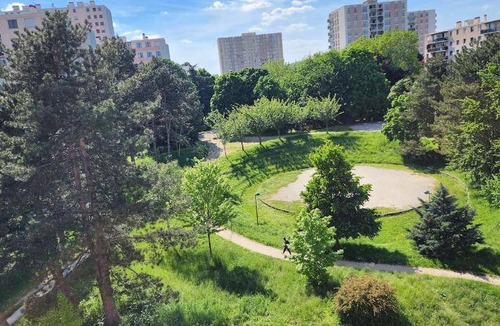 Neuilly-sur-Marne Apartment | 83 m² Apartment ∙ 3 bedrooms ∙ 9 guests